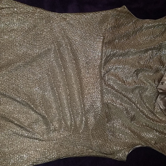 Stunning Gold metallic dress - Picture 7 of 7